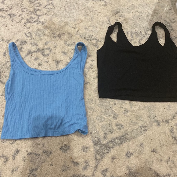 Two black and blue crop top, never been wore!! And in very good conditions.!! - Picture 1 of 3